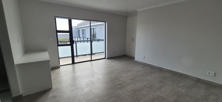5 Bedroom Property for Sale in Myburgh Park Western Cape